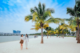 Trải nghiệm mùa đông đầu tiên tại 'Thành phố biển hồ' giữa lòng Hà Nội