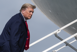 Loạt nghị sĩ gây áp lực buộc Trump rời nhiệm sở