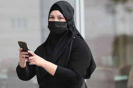 Giáo viên lừa hơn 40.000 USD của học sinh