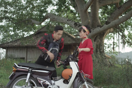 Hướng dương ngược nắng tập 15: Bồ trẻ cuỗm balo tiền của bà Diễm Loan