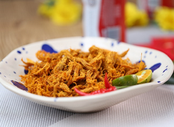 Thực đơn Tết: Thịt lợn khô xé sợi để lai rai 