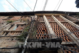 Vì sao chung cư cũ Hà Nội chậm được cải tạo, xây lại?