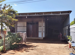 Người đàn ông đuổi vợ con khỏi nhà rồi tẩm xăng tự thiêu