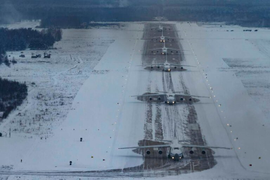 Video: Uy lực 6 máy bay vận tải chiến lược An-124 Ruslan lần đầu cùng cất cánh