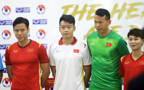 Tuyển Việt Nam ra mắt áo đấu mới: Những người hùng trở lại