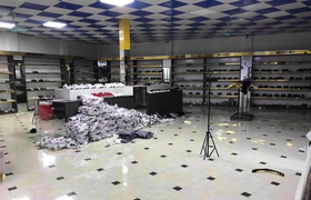 Triệt phá chuỗi AE Shop bán quần áo, giày dép giả loạt hàng hiệu