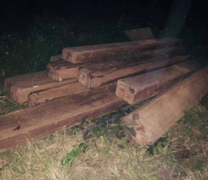 Bắt liên tiếp 2 vụ vận chuyển gỗ trái phép trong đêm ở Đắk Lắk