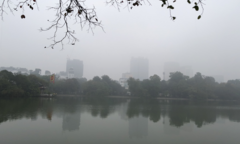 Không khí lạnh suy yếu, sương mù bao phủ Bắc Bộ