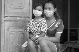 Cuộc vượt biên liều lĩnh của những người mẹ bồng con về Việt Nam trong đại dịch