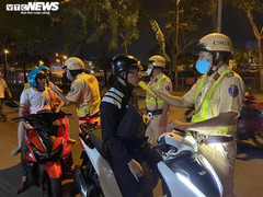 CSGT TP.HCM tước gần 4.800 bằng lái xe trong tháng cao điểm