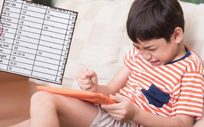 Cha mẹ khoe bảng điểm của con và những lần 'chịu trận' của trẻ bị điểm thấp