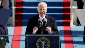 Tổng thống Biden đảo ngược hàng loạt chính sách của Trump, ưu tiên ngăn COVID-19