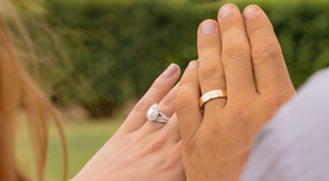 Tôi đi tù 2 năm, bạn gái vẫn đợi để cưới