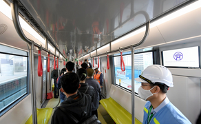 Video: Người dân thích thú tham quan đoàn tàu tuyến Metro Nhổn - ga Hà Nội