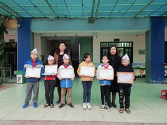 Nhặt được phong bì tiền, 5 học sinh tiểu học báo công an tìm người đánh mất