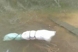 Thi thể phụ nữ bị nhét vào bao tải nổi ở mặt hồ Sơn La: Tìm danh tính nạn nhân