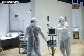 Dịch COVID-19 diễn biến phức tạp, Đà Nẵng dừng tháo dỡ bệnh viện dã chiến