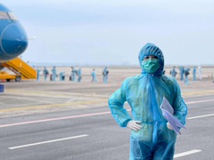 Ê-kíp 'Chiều cuối năm' tác nghiệp tại sân bay Vân Đồn, đại diện VTV lên tiếng