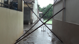 Video: Hà Nội phong tỏa nhà riêng, cách ly bác sĩ liên quan đến bệnh nhân 1553