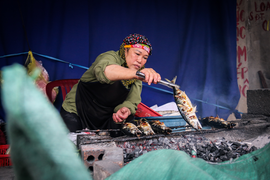 Ảnh: Làng nghề nướng cá nổi tiếng Hà Tĩnh tất bật vào vụ Tết 