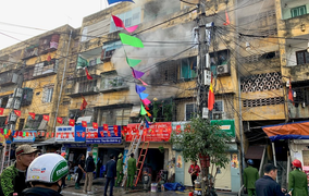 Giải cứu cháu bé 5 tuổi khỏi đám cháy chung cư ở Hải Phòng