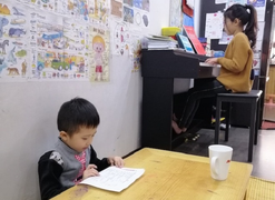 Học sinh nghỉ phòng COVID-19, phụ huynh Hà Nội nháo nhác tìm nơi gửi con 