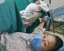 Phẫu thuật lấy thai thành công cho sản phụ trong khu cách ly tại Hưng Yên