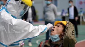 Trung Quốc tăng đột biến số ca COVID-19 trong cộng đồng