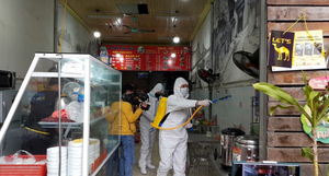 Để đông người vào ăn sáng, quán phở ở Hạ Long bị phạt 15 triệu đồng