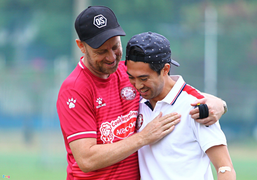 Cầu thủ V-League bị phạt tiền nếu tăng cân sau Tết