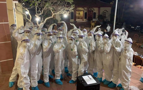 Xúc động nhật ký 4 ngày ở tâm dịch của sinh viên trường Y