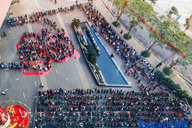 Xem đại gia Trung Quốc lì xì đầu năm mới