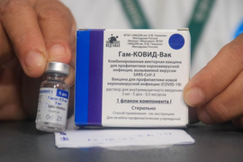 Từng bị 'ghẻ lạnh', vaccine COVID-19 của Nga bất ngờ được châu Âu săn đón