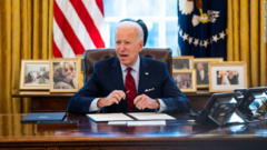 Ông Biden tiếp nhận số người tị nạn vào Mỹ gấp 8 lần hiện tại