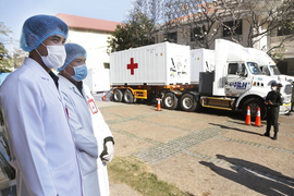 Thủ tướng Hun Sen tiêm vaccine COVID-19 của Trung Quốc