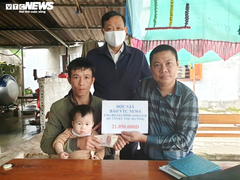 Trao hơn 20 triệu đồng cho gia đình bé gái bị bệnh tim bẩm sinh ở Hà Tĩnh