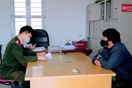 Trốn chốt kiểm soát dịch COVID-19 về nhà lấy đồ, người đàn ông bị phạt 25 triệu