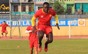 FIFA: CLB Thanh Hóa phải bồi thường 1,3 tỷ đồng cho cầu thủ không đá trận nào