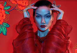 H'Hen Nie hoá thân mỹ nữ trong tranh Đông Hồ