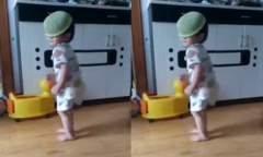 Clip: Em bé đội rá nhựa nhảy theo nhạc cực đáng yêu