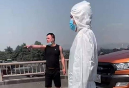 Không qua được chốt phòng COVID-19, tài xế xe bán tải đấm CSGT chảy máu mũi