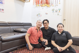 Tuấn Hưng tặng nhà cho vợ chồng vận động viên khuyết tật