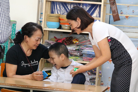 Lớp học không giáo án và hành trình chinh phục 'thế giới bóng tối'