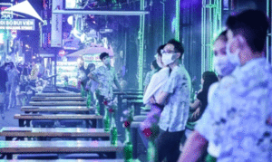 TP.HCM đóng cửa quán karaoke, vũ trường, rạp chiếu phim từ 12h ngày mai