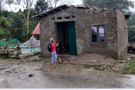 Hơn 30 ngôi nhà tại Lai Châu tốc mái sau mưa đá và giông lốc bất thường