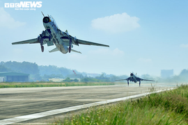 Chiêm ngưỡng 'đôi cánh ma thuật' Su-22M4 xuất kích ngày Xuân