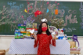 Học sinh tiểu học Hà Nội cùng nhau đón Tết sớm trong khu cách ly