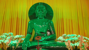 Video: Chiêm ngưỡng ngôi chùa có tượng Phật ngọc lớn nhất Việt Nam