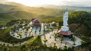 Nghệ An: Trẩy hội hoa xuân tại Khu du lịch sinh thái Mường Thanh Diễn Lâm