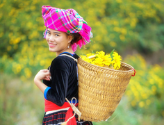 Cô giáo H'Mông xung phong dạy học ở điểm trường xa nhất nơi vùng cao biên giới